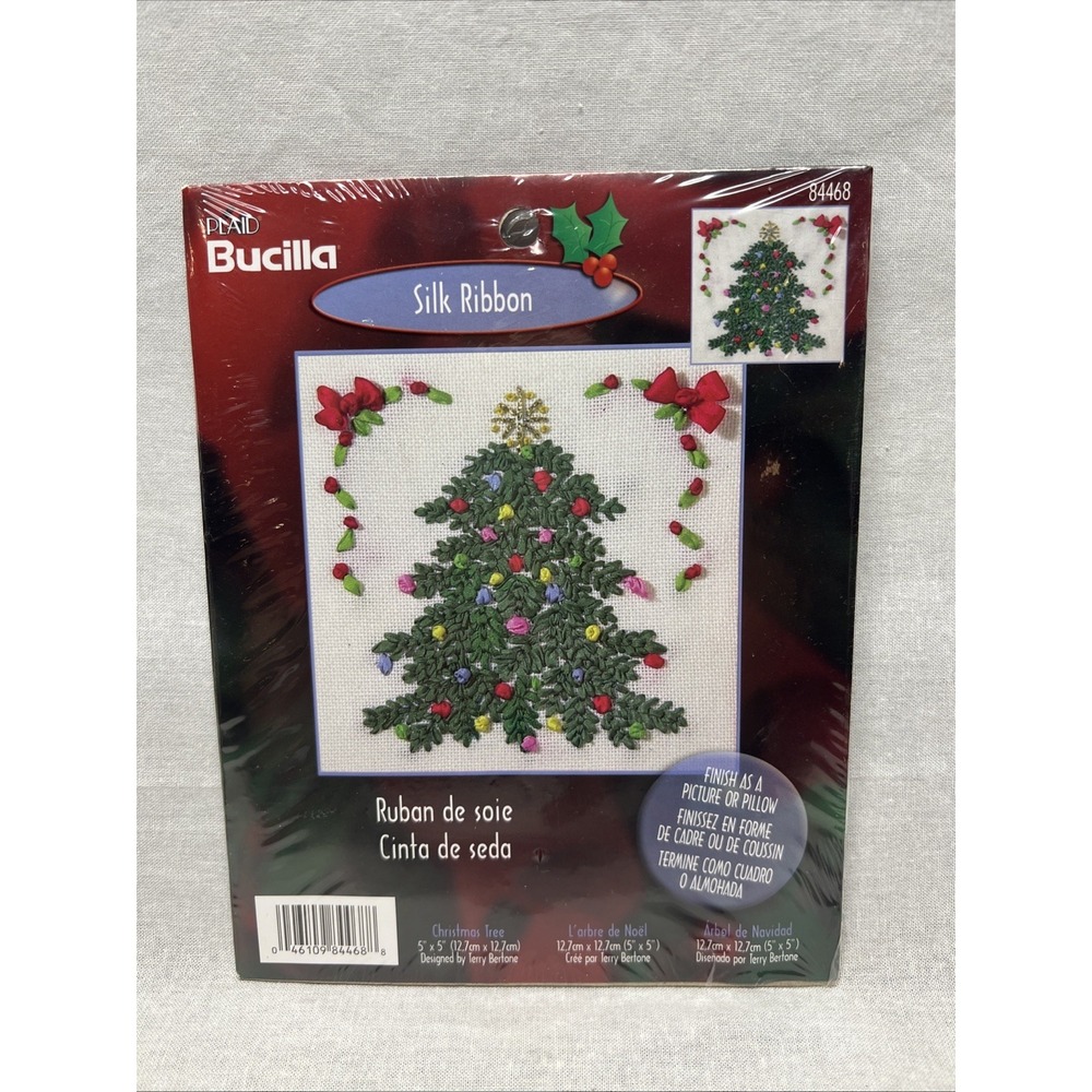 Plaid Bucilla Silk Ribbon Embroidery kit "Christmas Tree" #84468 Picture/Pillow